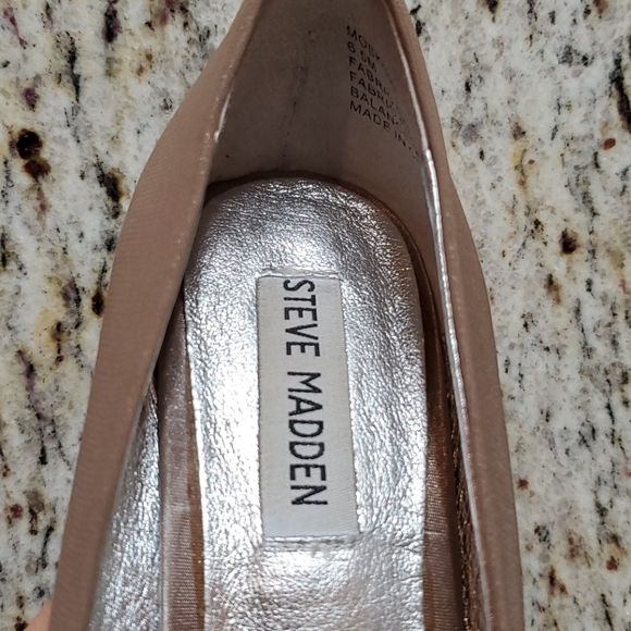 STEVE MADDEN HEELS - Picture 8 of 8